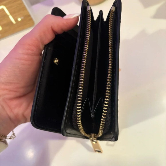 Marc Jacobs Logo Leather Compact Wallet Black Zipper and Card Holders - Picture 9 of 12